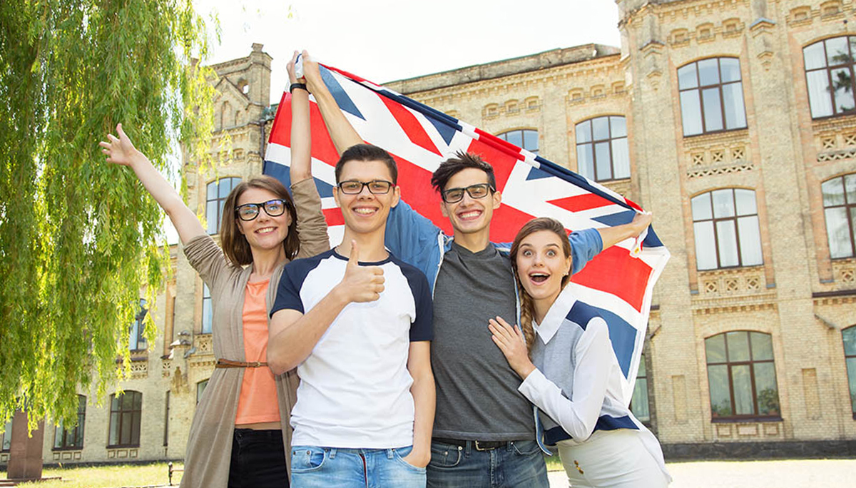 Benefits of Hiring UK Education Consultant for Your Study Visa